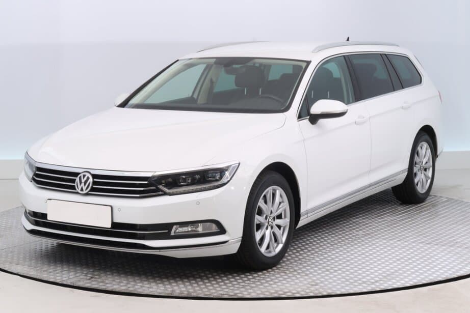 2017 Volkswagen PASSAT - 3