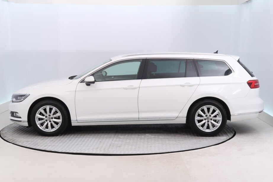 2017 Volkswagen PASSAT - 4