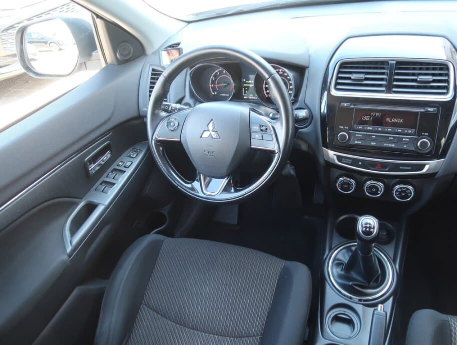 2016 Mitsubishi ASX - 9