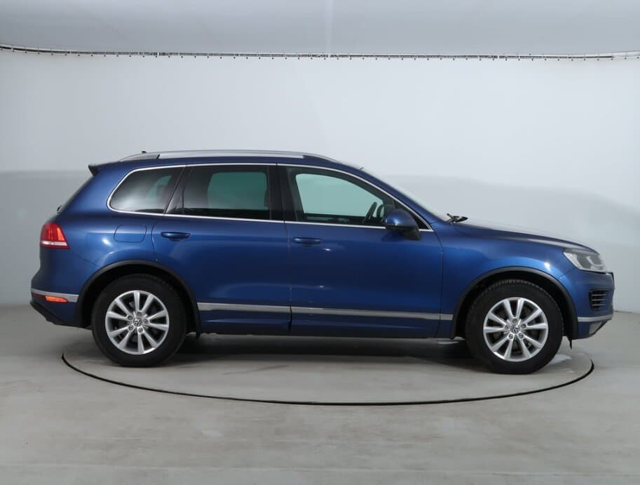 2016 Volkswagen TOUAREG - 8