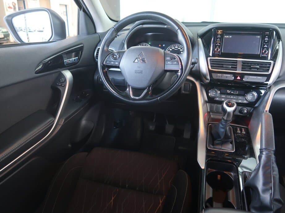 2018 Mitsubishi ECLIPSE - 9