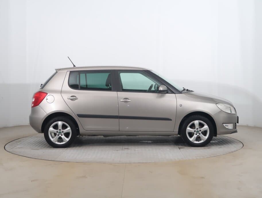 2012 Škoda FABIA - 8