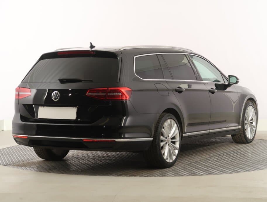 2015 Volkswagen PASSAT - 7