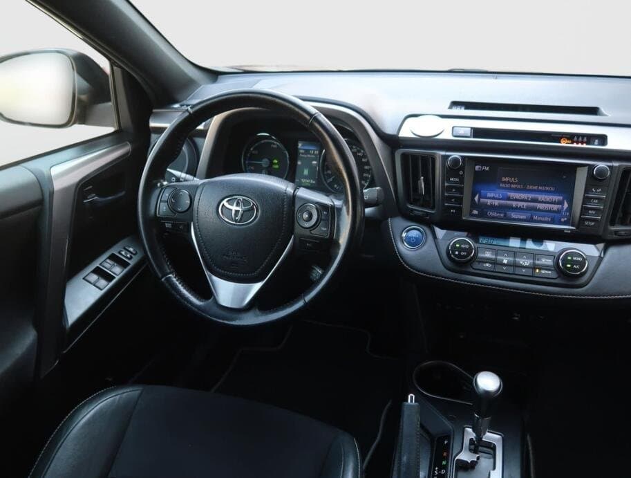 2017 Toyota RAV4 - 9