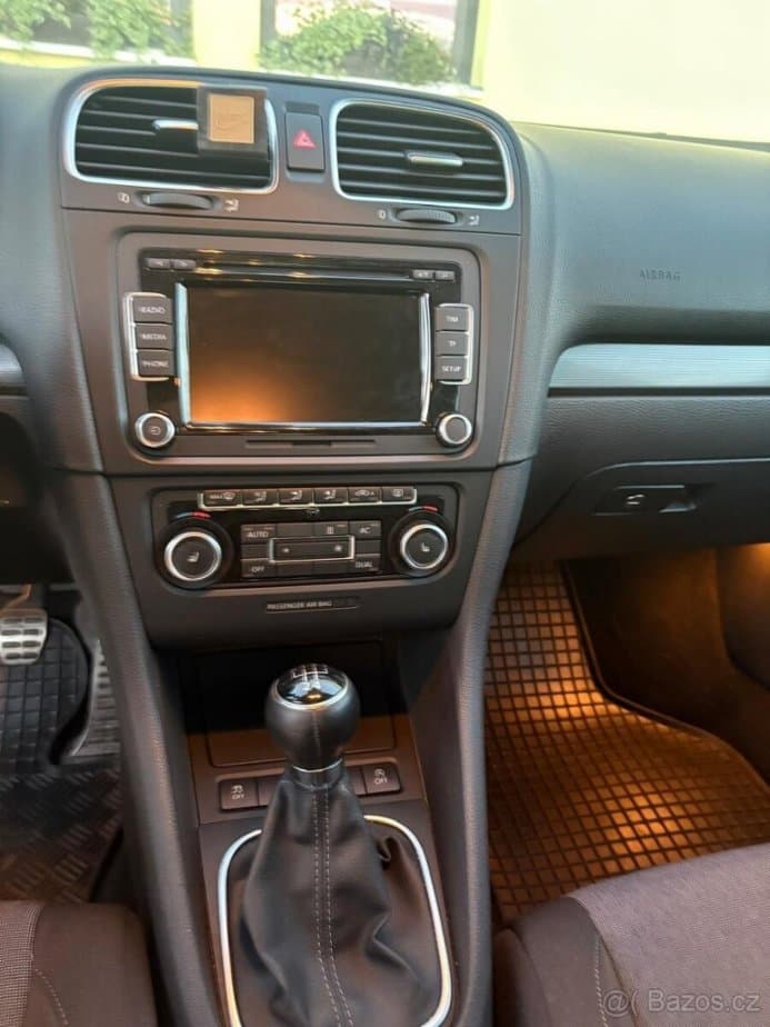 2011 Volkswagen GOLF - 10