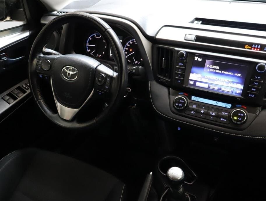 2016 Toyota RAV4 - 9