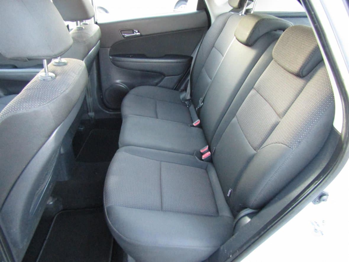 2010 Hyundai i30 - 10