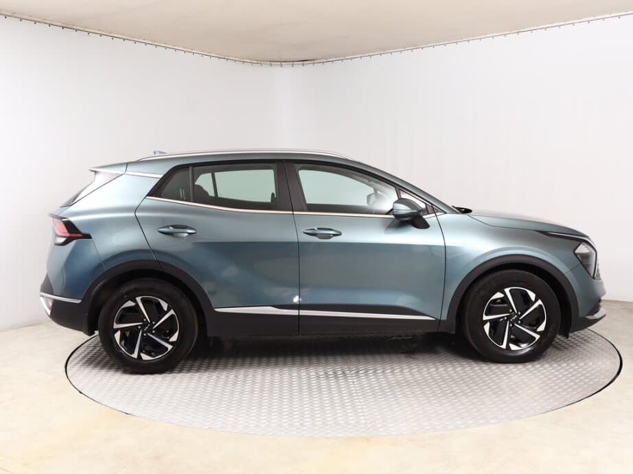 2022 Kia SPORTAGE - 8