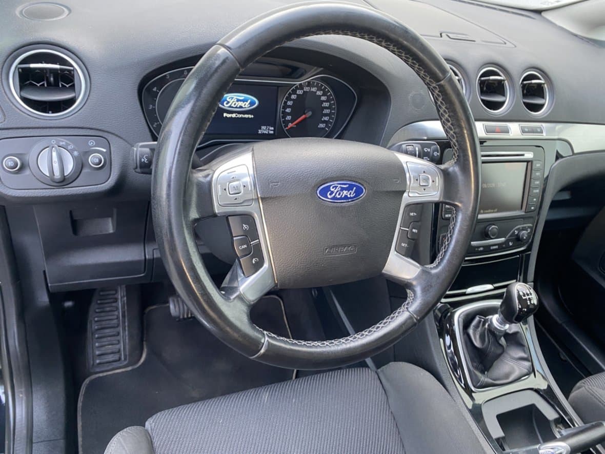 2012 Ford S-MAX - 12