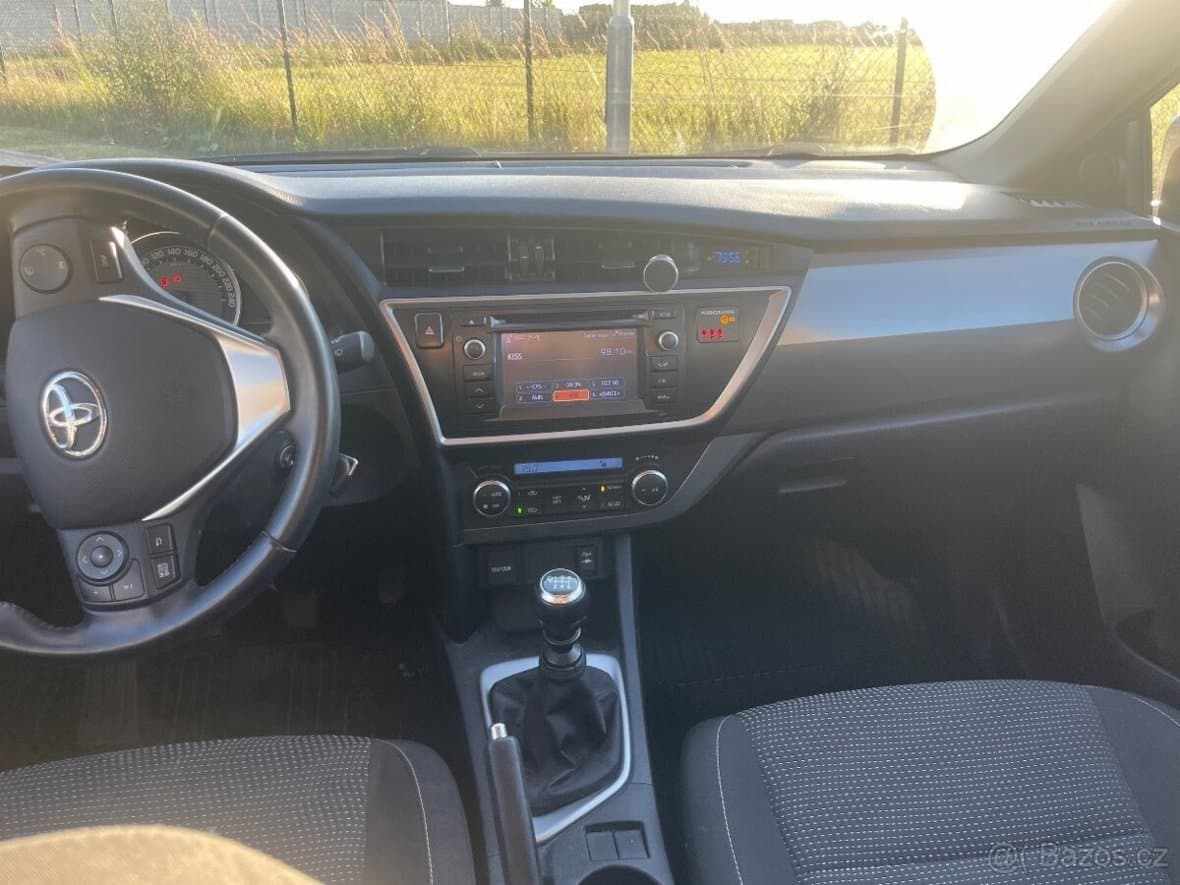 Toyota AURIS - 5