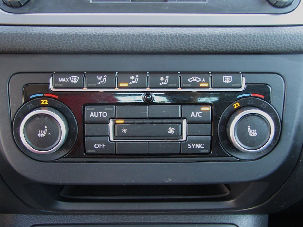 2015 Volkswagen TIGUAN - 14