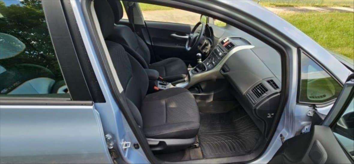 2012 Toyota AURIS - 5