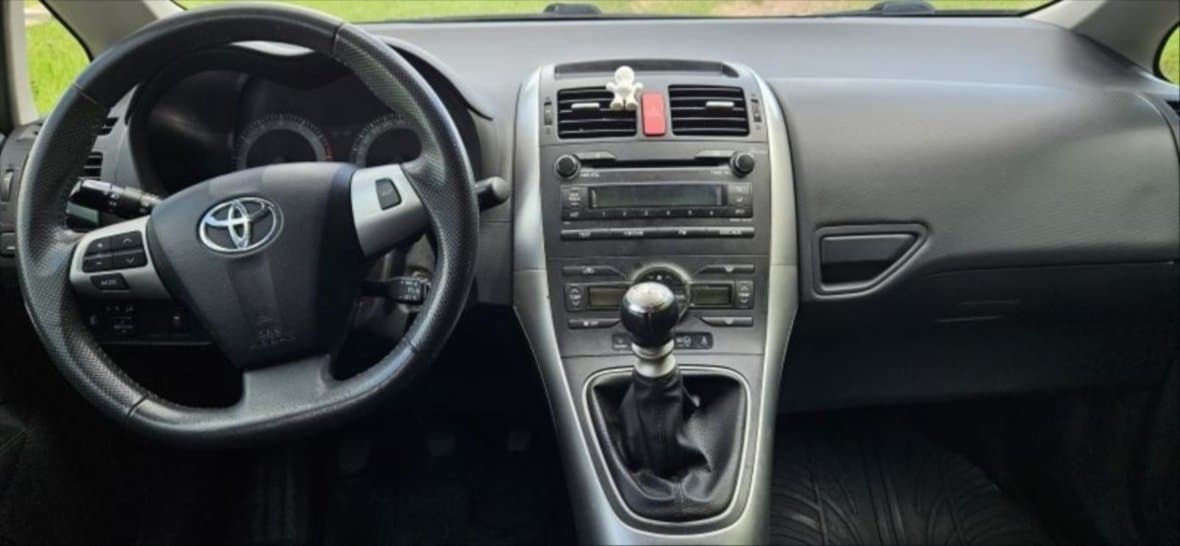 2012 Toyota AURIS - 6