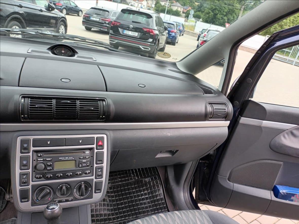 2001 Ford GALAXY - 13