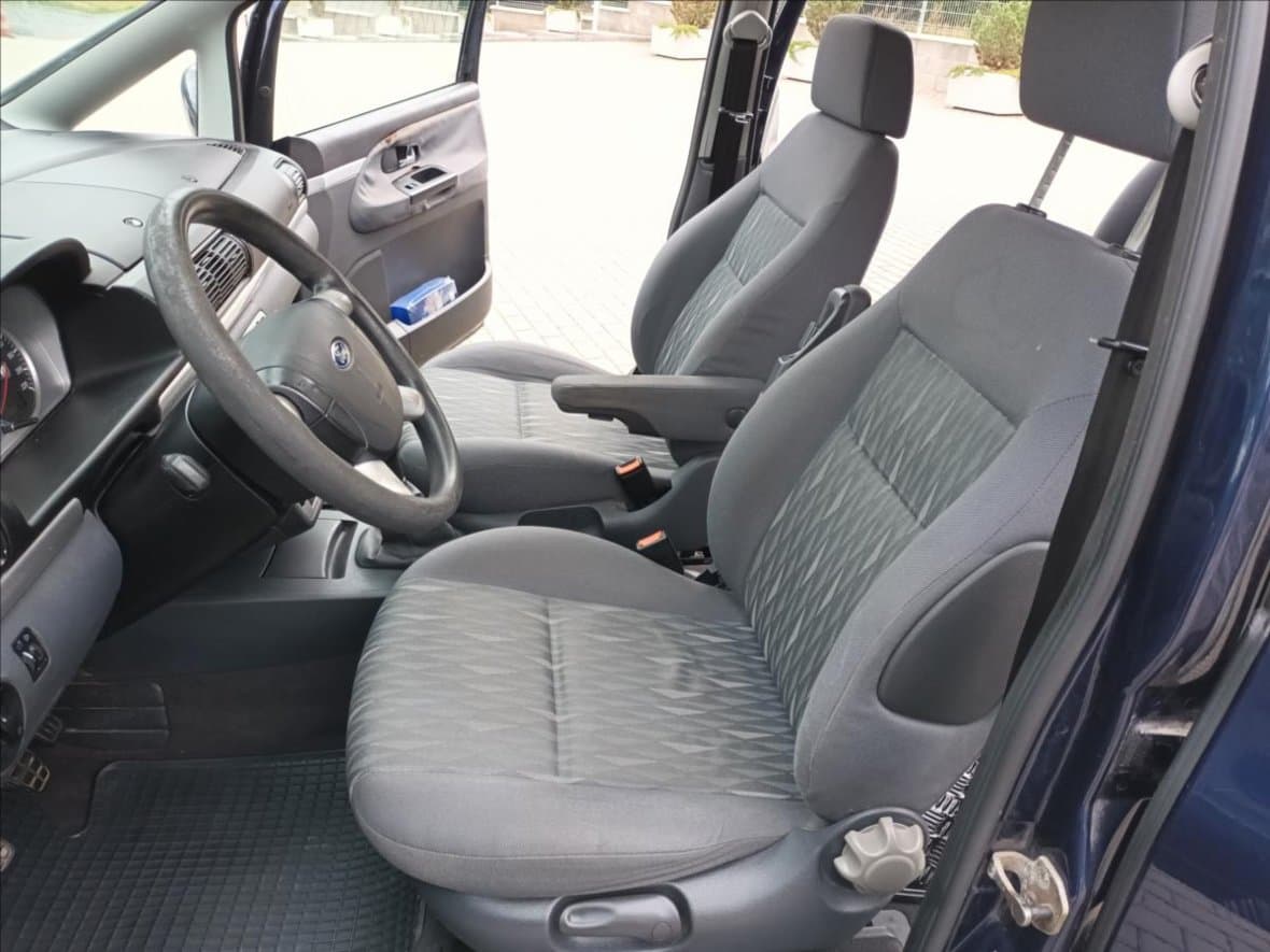 2001 Ford GALAXY - 14