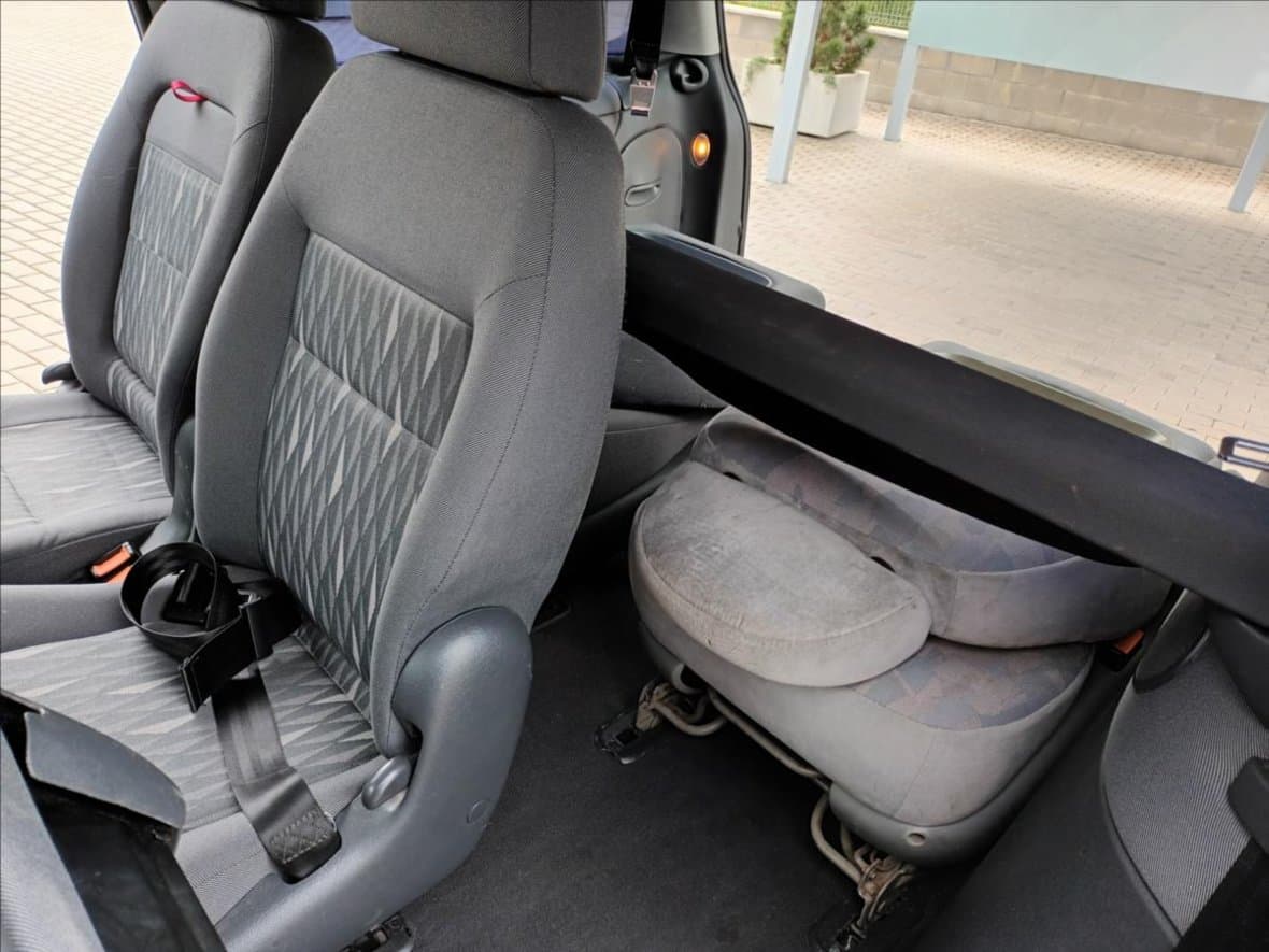 2001 Ford GALAXY - 18