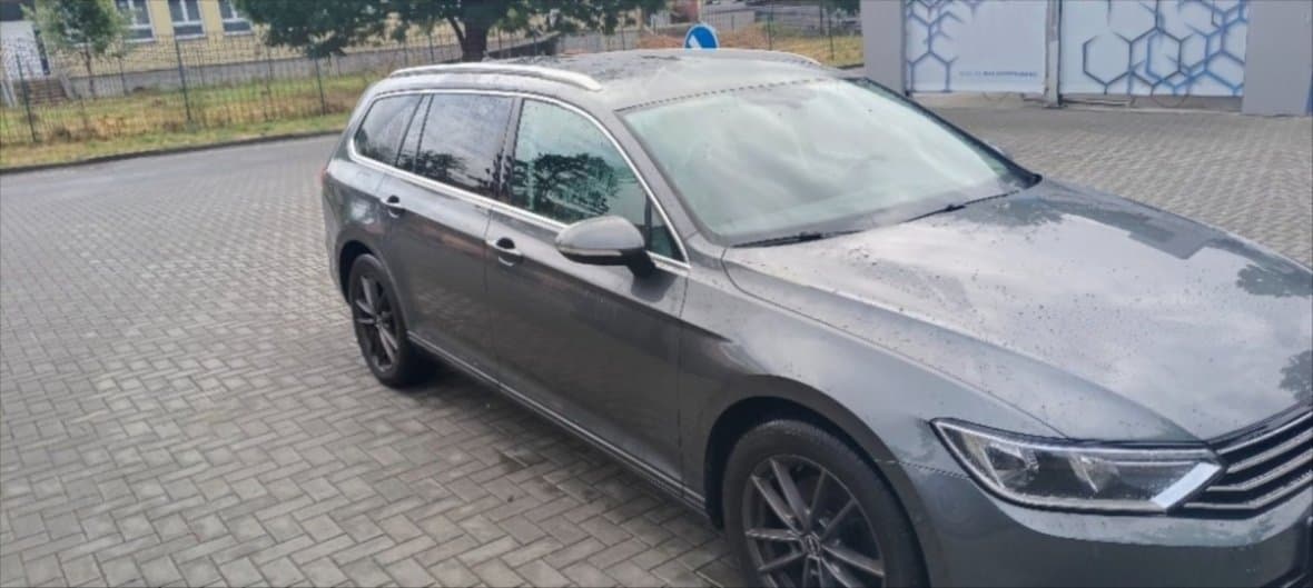 2016 Volkswagen PASSAT - 5