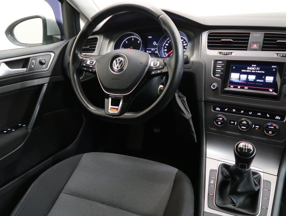 2015 Volkswagen GOLF - 9
