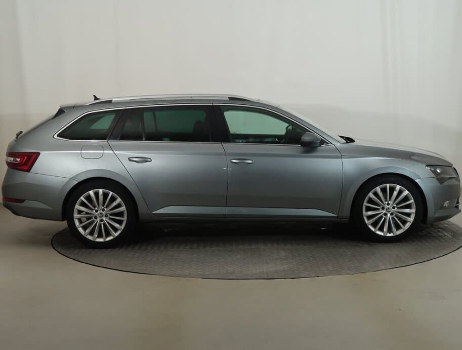 2017 Škoda SUPERB - 8