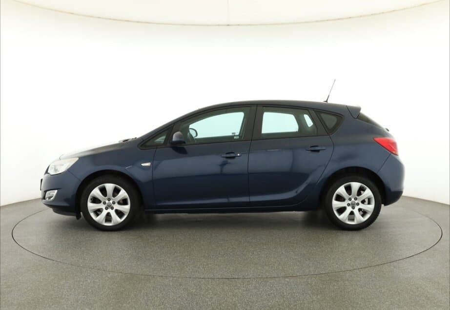 2011 Opel ASTRA - 7