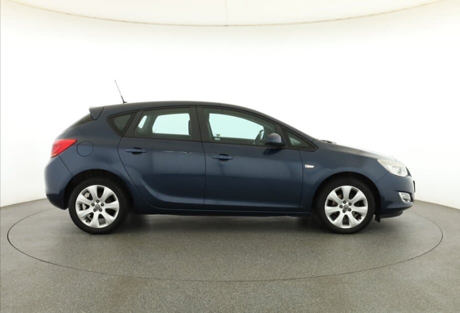 2011 Opel ASTRA - 15