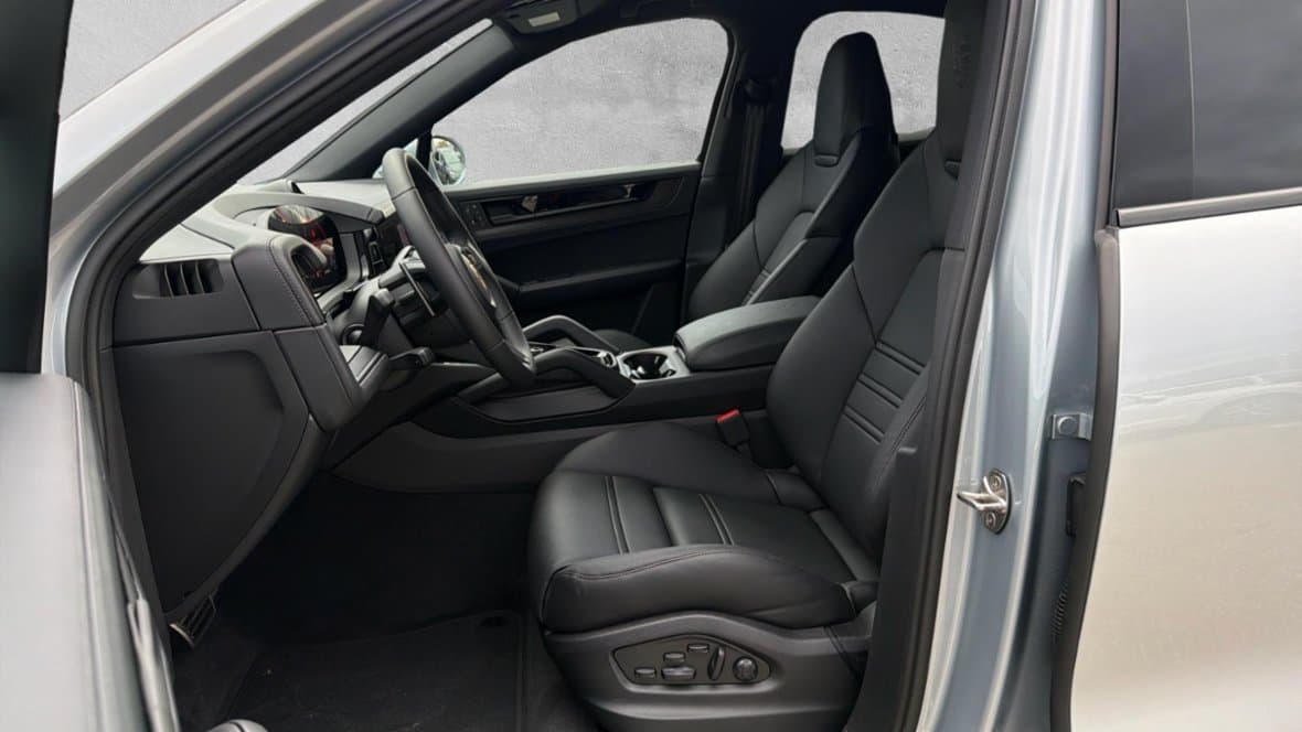 2026 Porsche Cayenne - 16