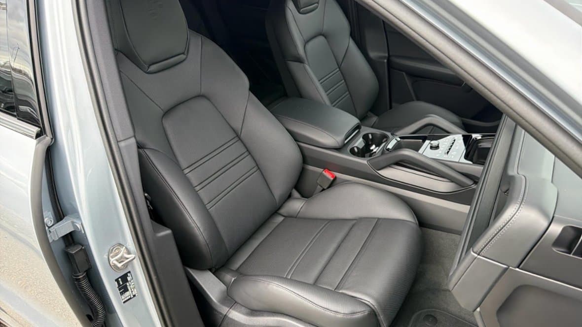 2026 Porsche Cayenne - 17