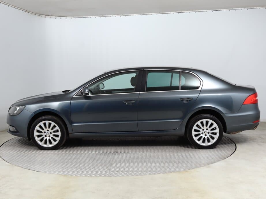 2014 Škoda SUPERB - 4