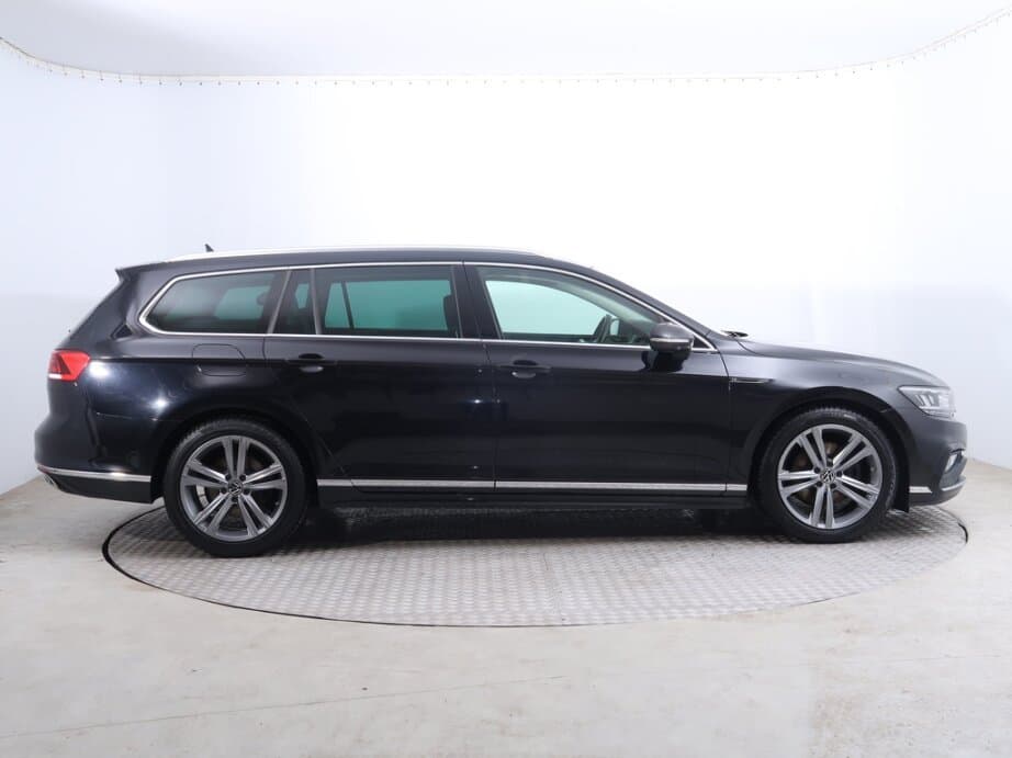 2020 Volkswagen PASSAT - 8