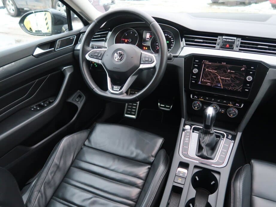 2020 Volkswagen PASSAT - 9