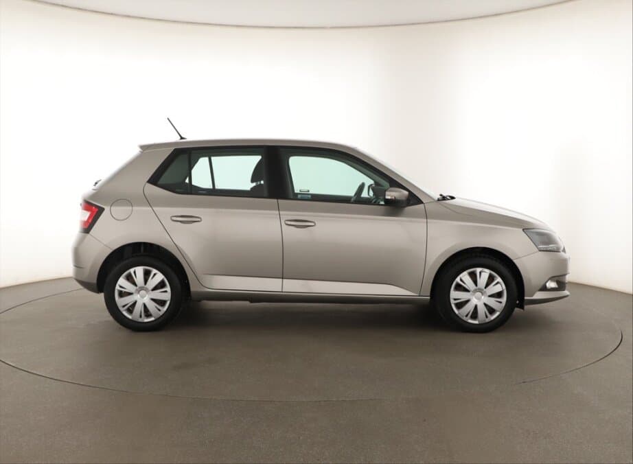 2017 Škoda FABIA - 8