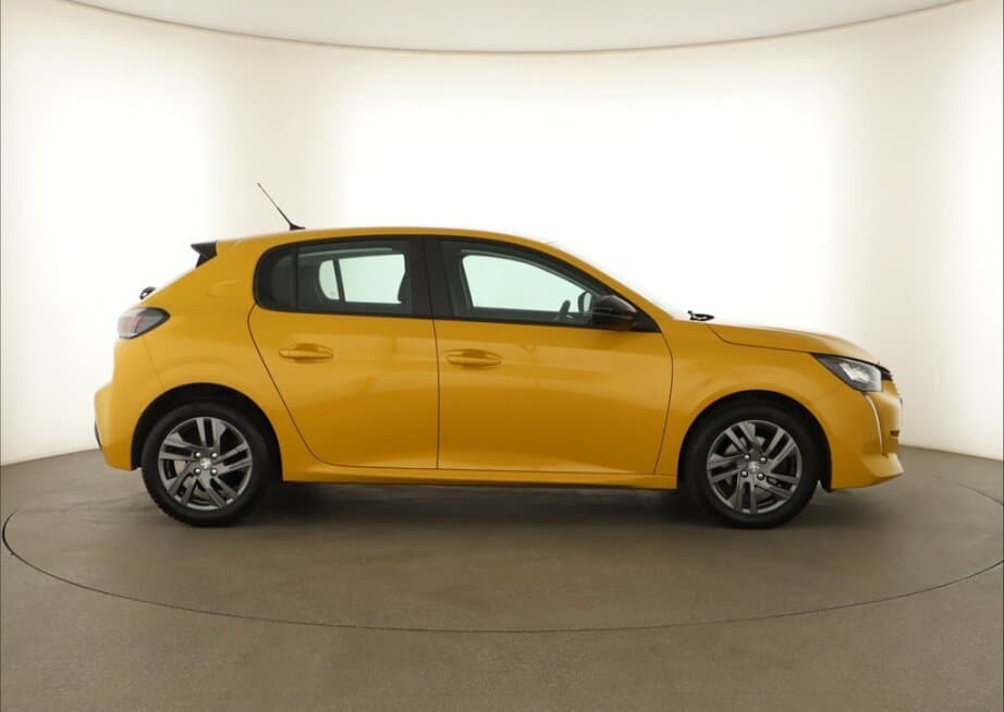 2022 Peugeot 208 - 8