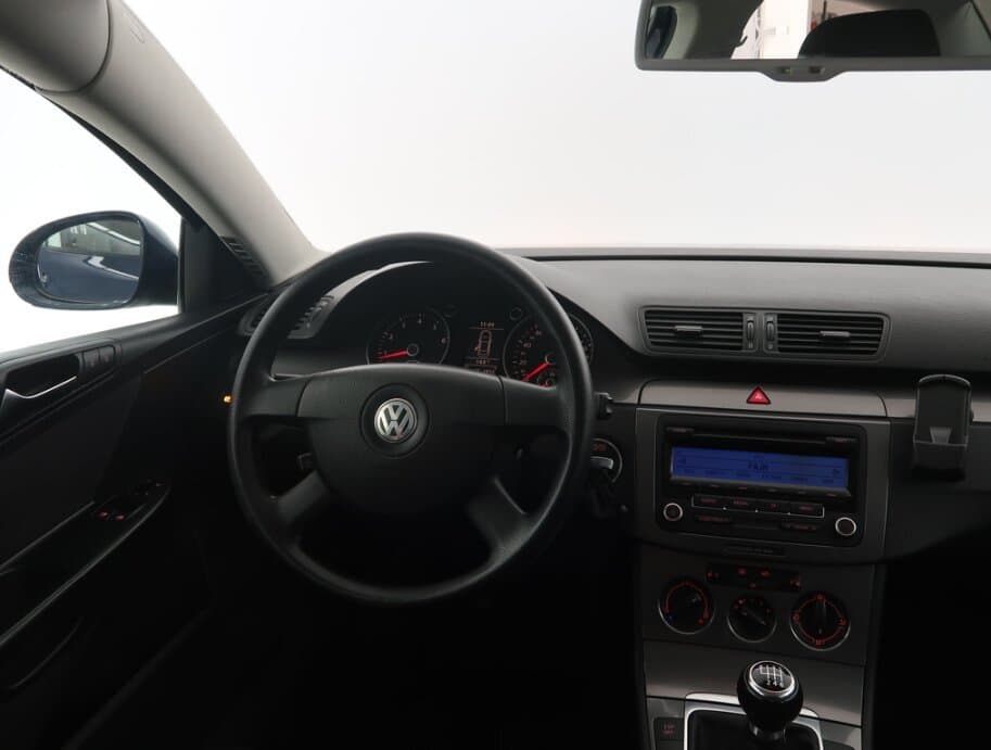 2009 Volkswagen PASSAT - 9