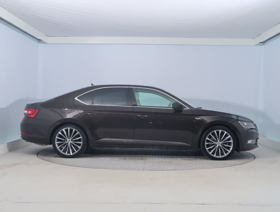 2016 Škoda SUPERB - 8