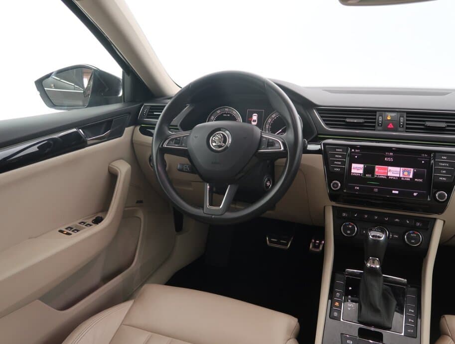2016 Škoda SUPERB - 9