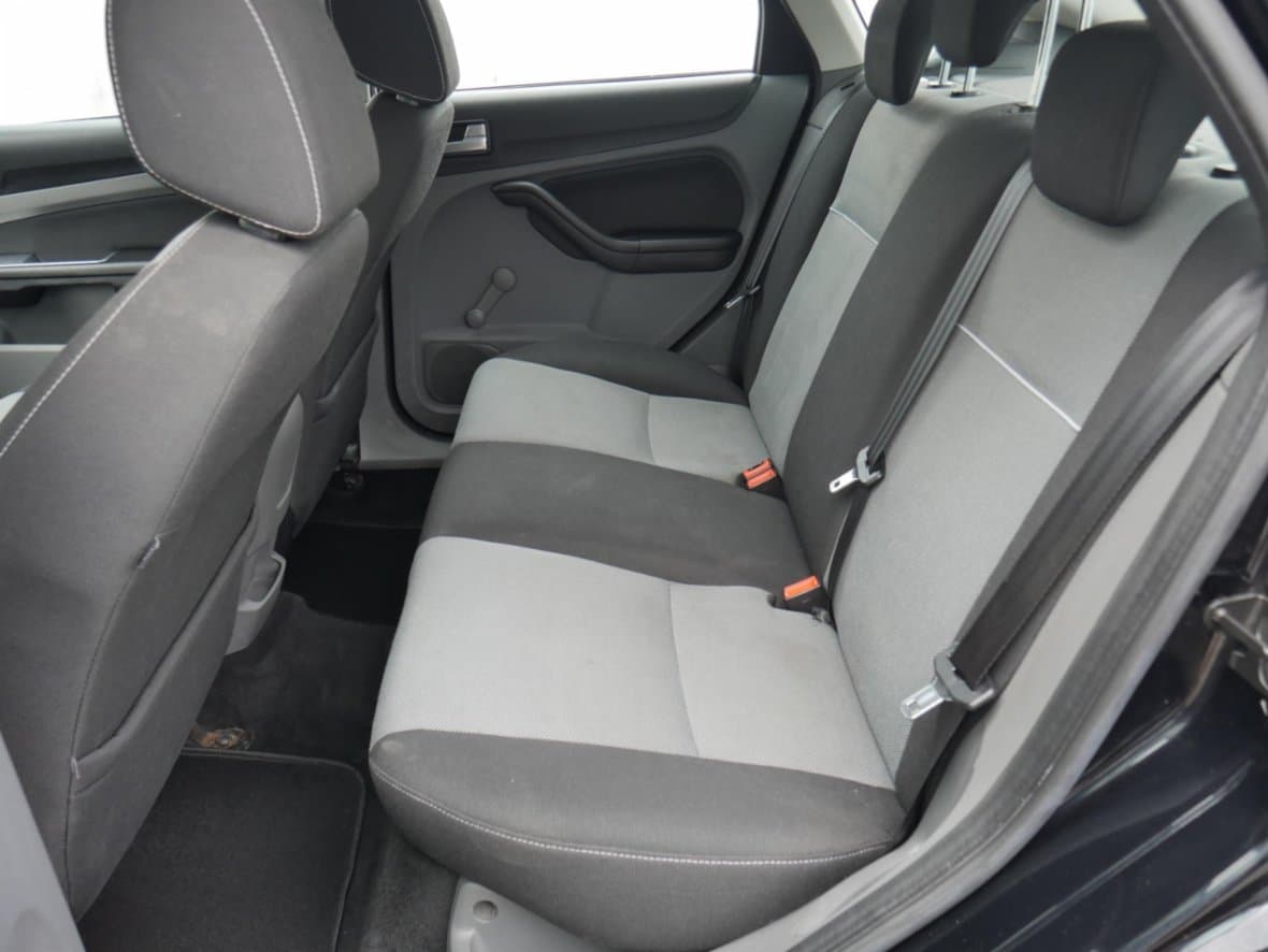 2011 Ford FOCUS - 10
