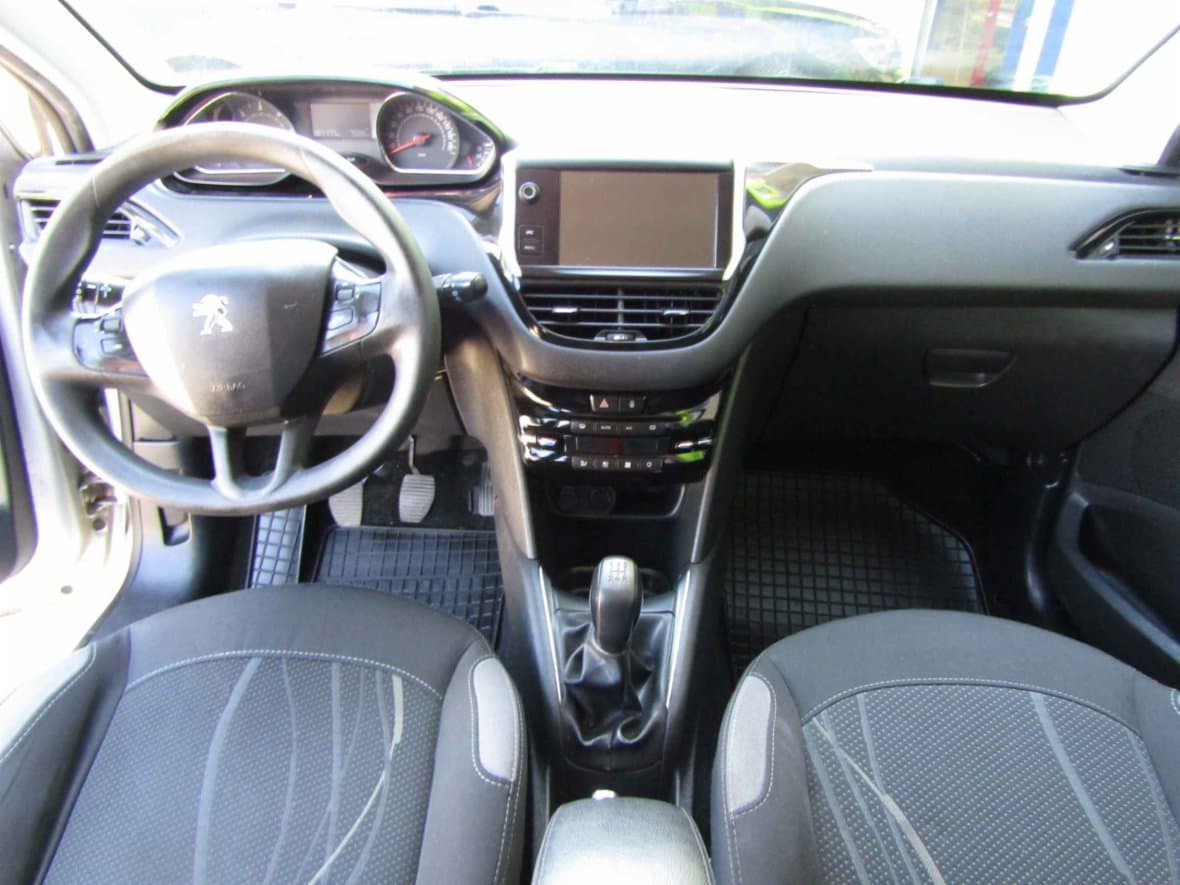 2015 Peugeot 208 - 8