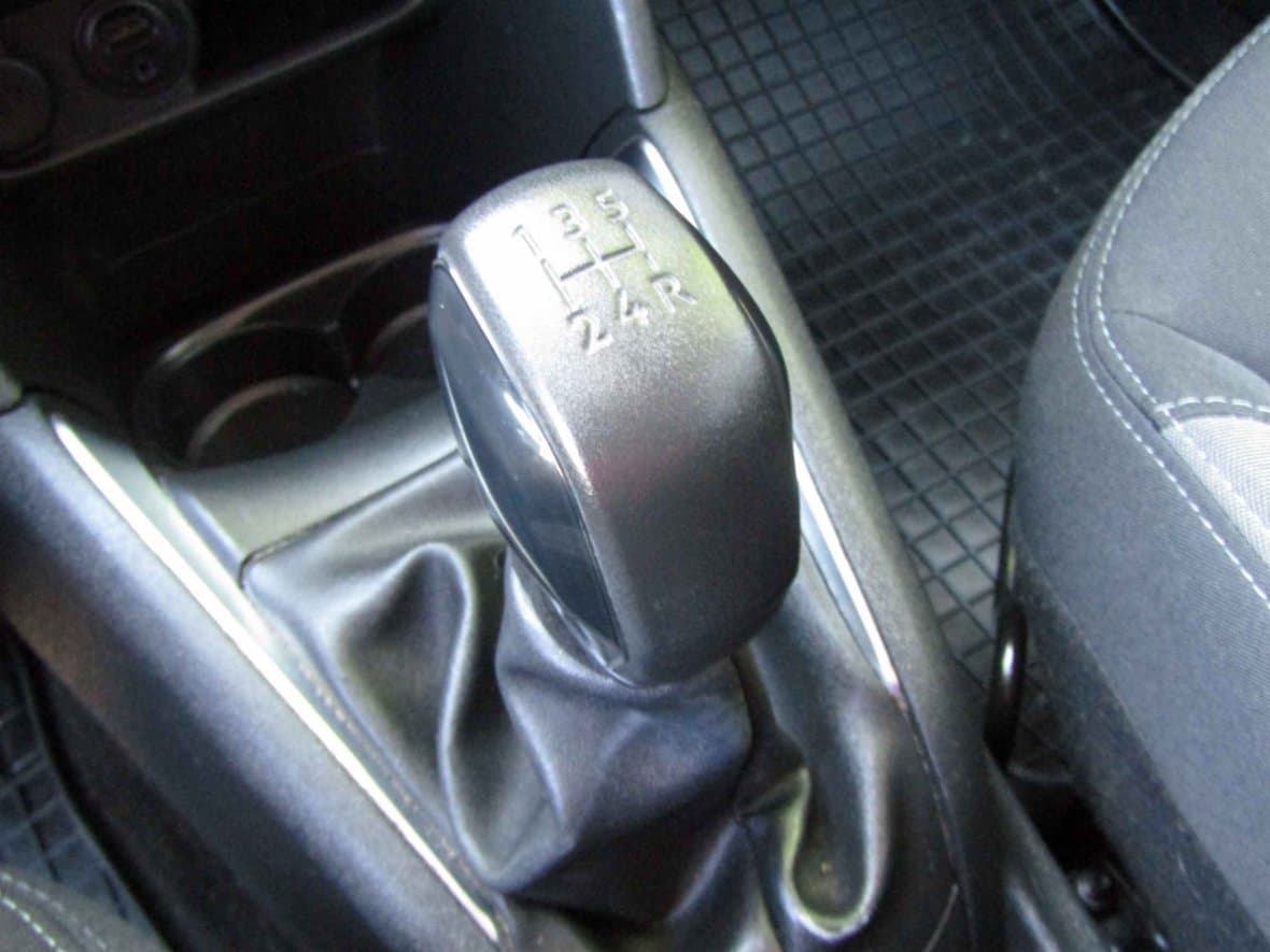 2015 Peugeot 208 - 16