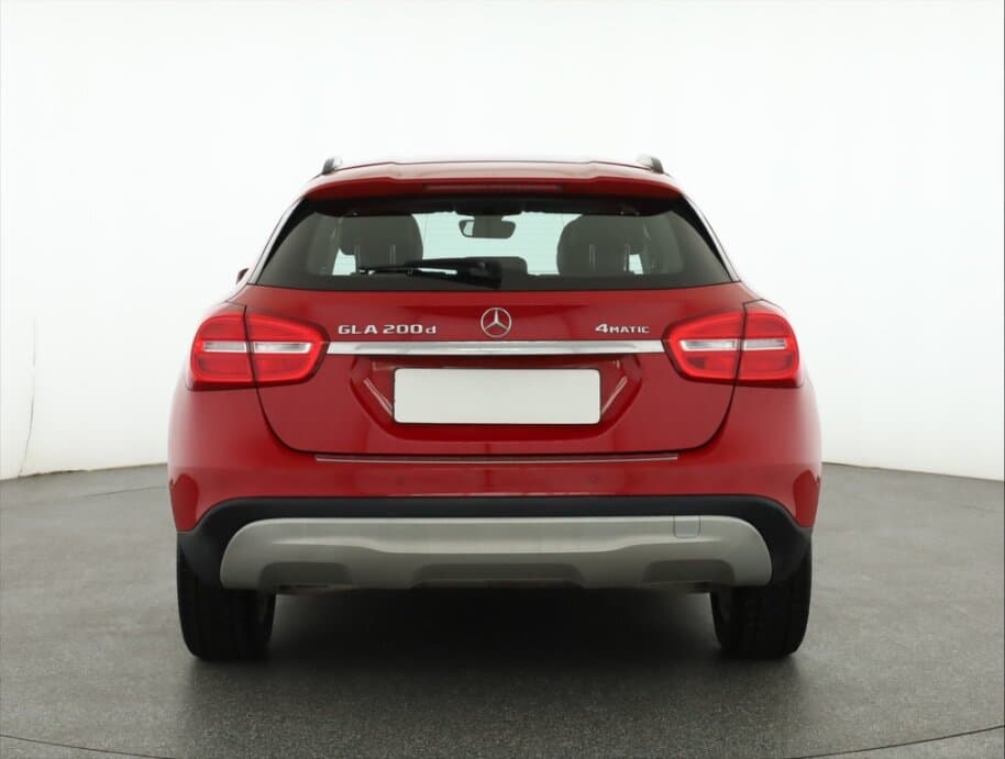 2017 Mercedes-Benz GLA - 16