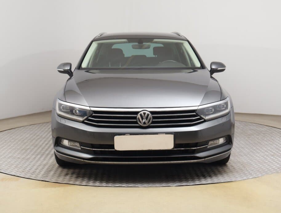2016 Volkswagen PASSAT - 2