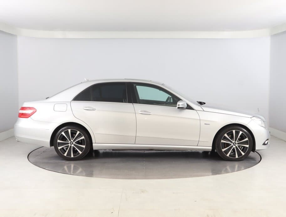 2009 Mercedes-Benz E-CLASS - 8
