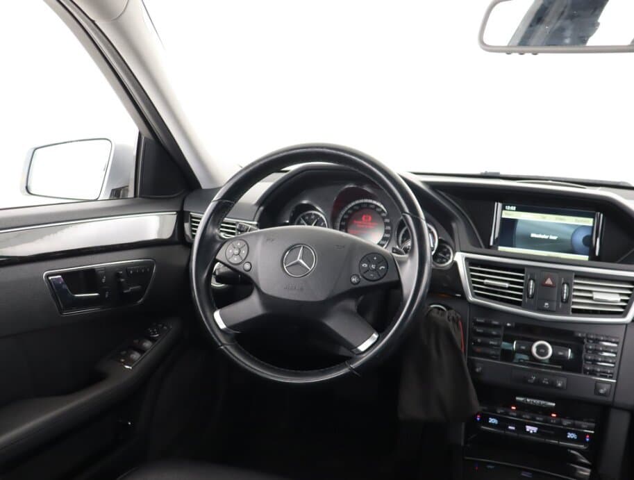 2009 Mercedes-Benz E-CLASS - 9