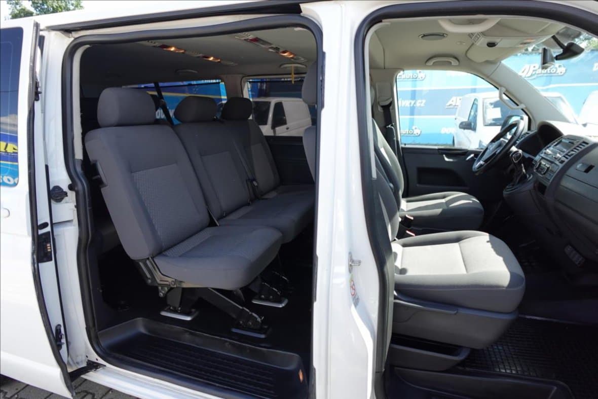 2013 Volkswagen CARAVELLE - 19