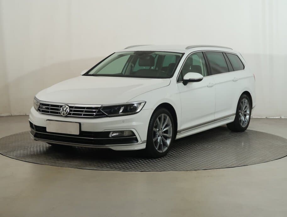 2017 Volkswagen PASSAT - 5