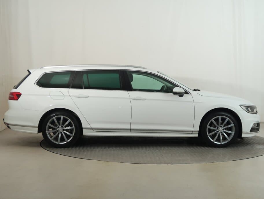 2017 Volkswagen PASSAT - 15