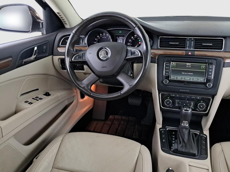 2013 Škoda SUPERB - 9