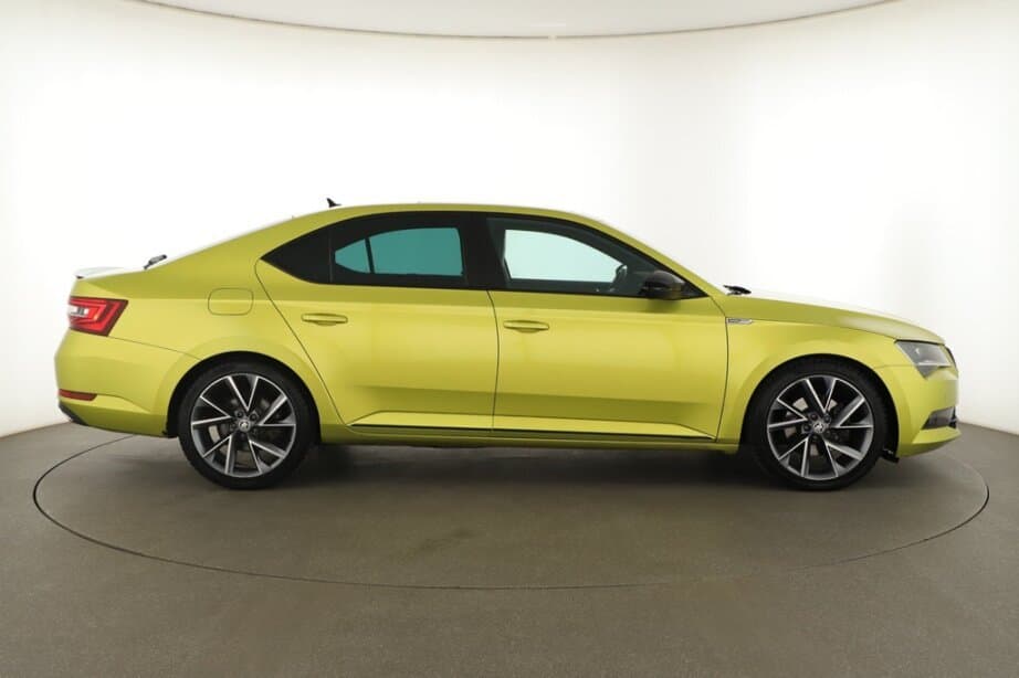2016 Škoda SUPERB - 8