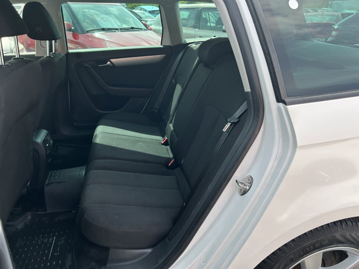 2014 Volkswagen PASSAT - 10
