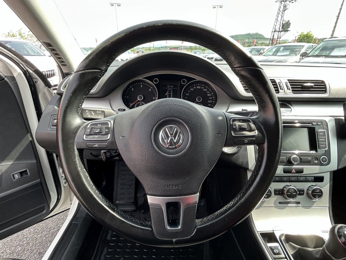 2014 Volkswagen PASSAT - 12