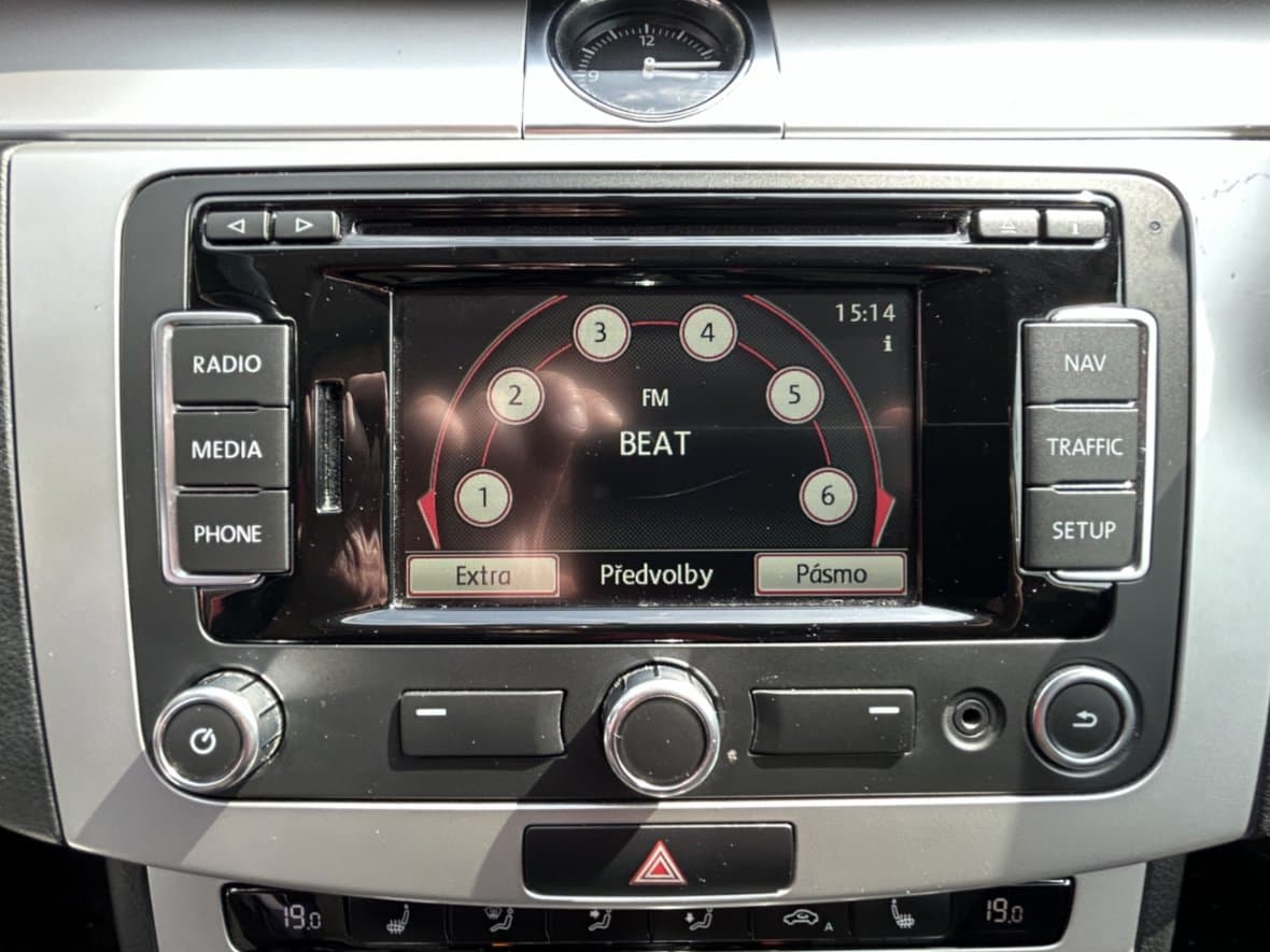 2014 Volkswagen PASSAT - 14